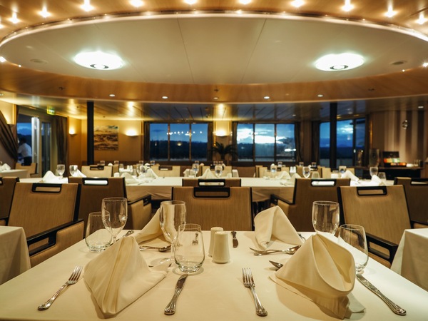 Travelmarvel Heritage Adventurer Bistro 1 ©Dana Brown.jpg